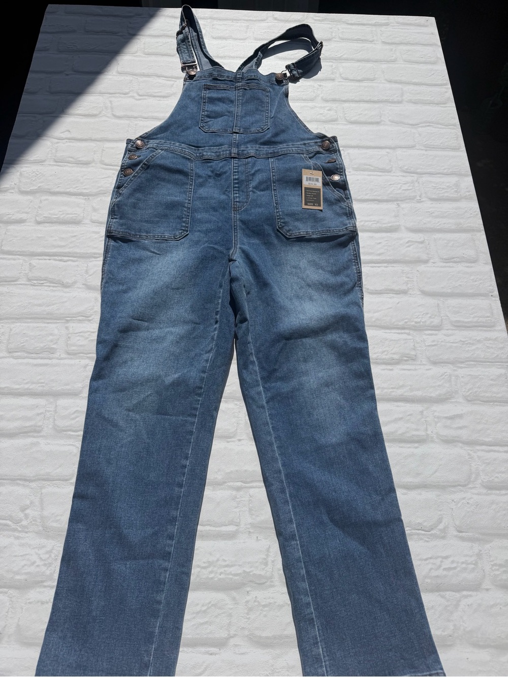NWT Relaxed Fit Girlfriend Overall Bibs - Medium Blue Wash Size 10 - Picture 3 of 8